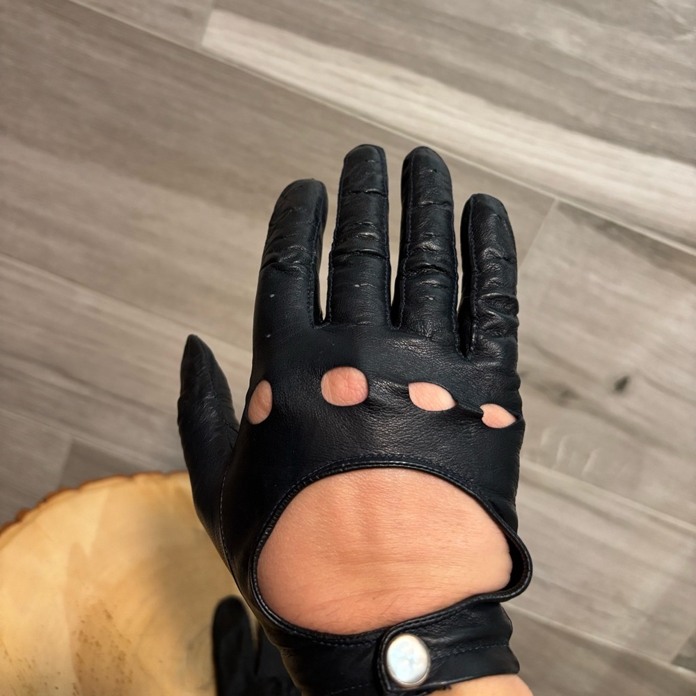 Vintage Black Leather Gloves